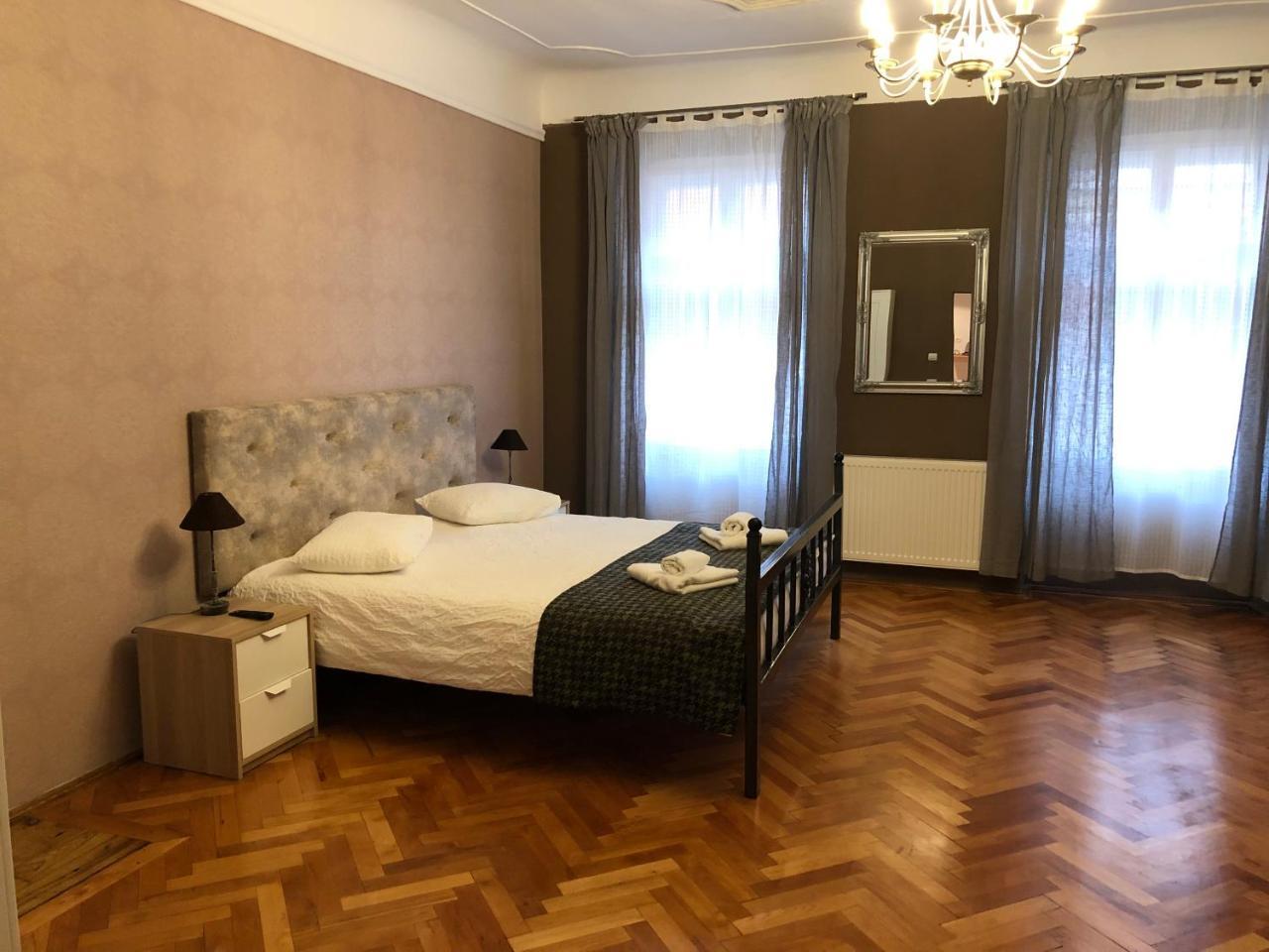 Poet Pastior Residence Sibiu Extérieur photo