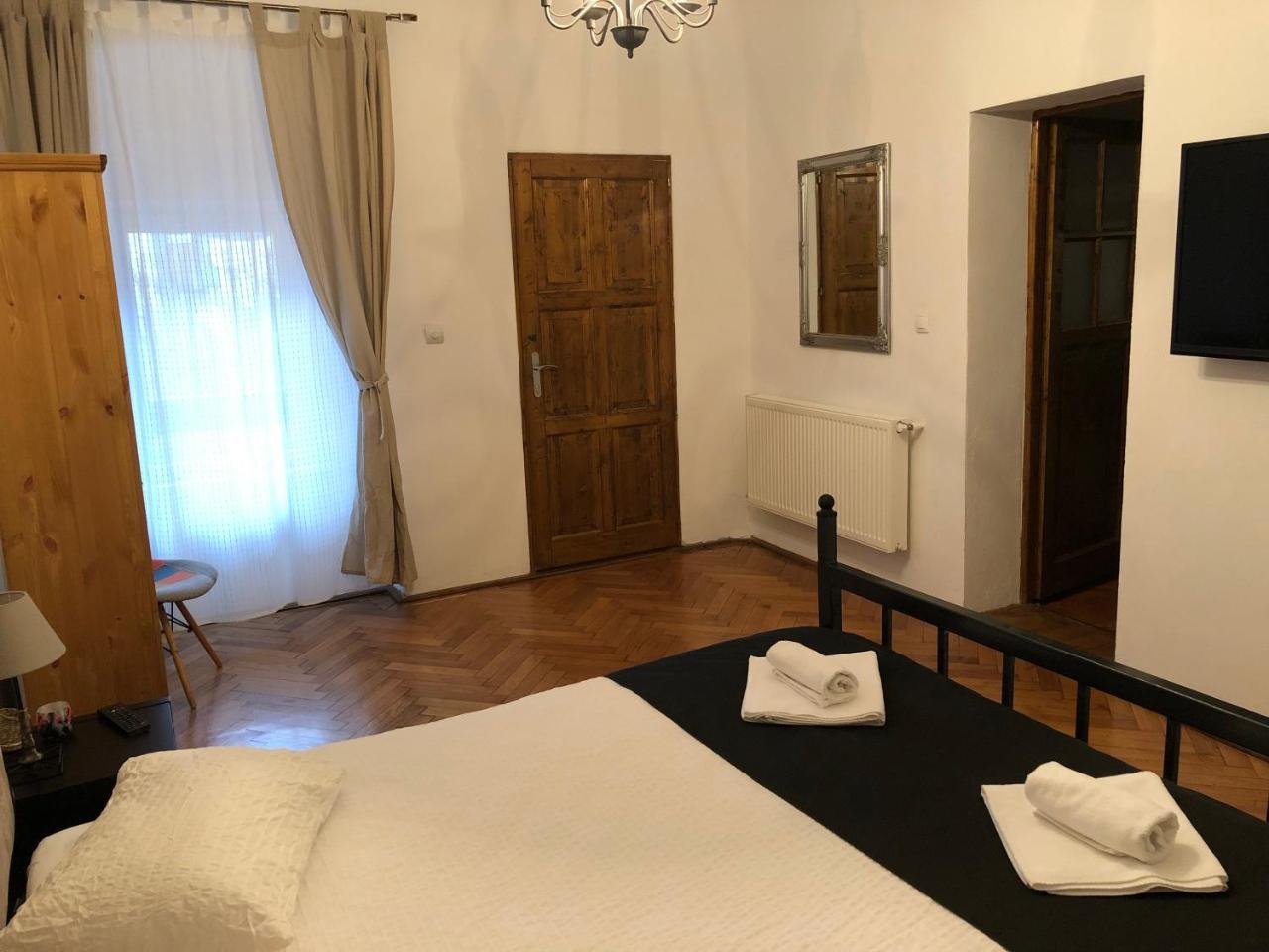 Poet Pastior Residence Sibiu Extérieur photo